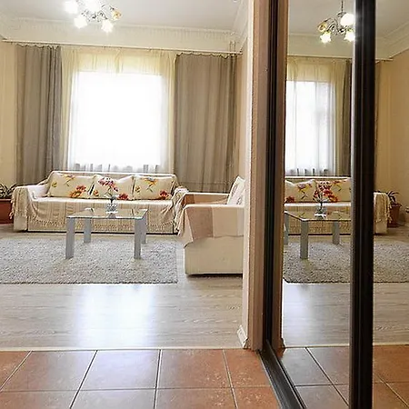 Apartment On Kiseleva 15 *