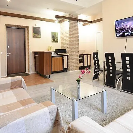 Apartment On Kiseleva 15 *